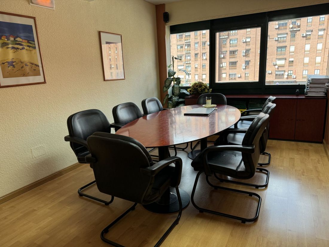 Sala de reuniones en DTM Asesores